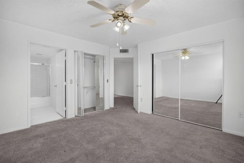 Condo in Pembroke Pines, Florida, 1 bedroom  № 2381433 - photo 24
