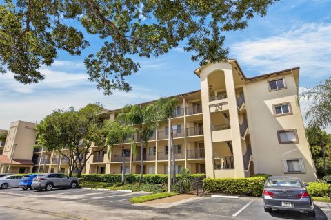 Condo in Pembroke Pines, Florida, 1 bedroom  № 2381433 - photo 3