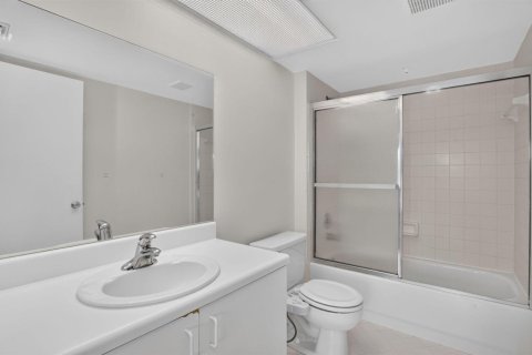 Condo in Pembroke Pines, Florida, 1 bedroom  № 2381433 - photo 25