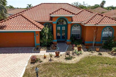 Villa ou maison à louer à Sarasota, Floride: 3 chambres, 224.73 m2 № 1869371 - photo 1