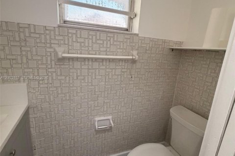 Condo in Aventura, Florida, 1 bedroom  № 2068126 - photo 10