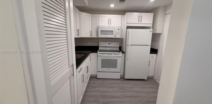 Condo in Aventura, Florida, 1 bedroom  № 2068126