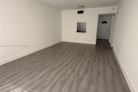 Condo in Aventura, Florida, 1 bedroom  № 2068126 - photo 7