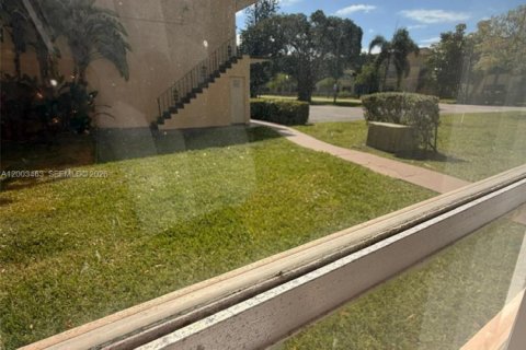 Condo in Aventura, Florida, 1 bedroom  № 2068126 - photo 11