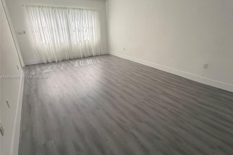 Condo in Aventura, Florida, 1 bedroom  № 2068126 - photo 5