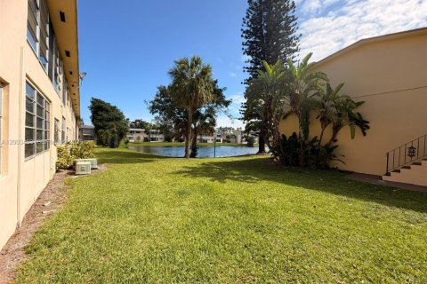 Condo in Aventura, Florida, 1 bedroom  № 2068126 - photo 20