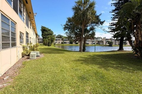 Condo in Aventura, Florida, 1 bedroom  № 2068126 - photo 19