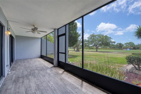 Condo in Seminole, Florida, 2 bedrooms  № 2395931 - photo 17