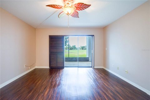 Condo in Seminole, Florida, 2 bedrooms  № 2395931 - photo 18