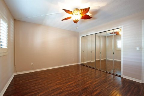Condo in Seminole, Florida, 2 bedrooms  № 2395931 - photo 27