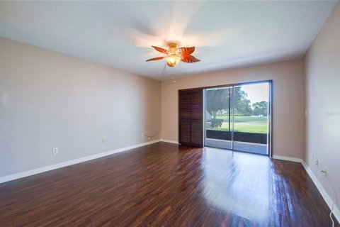 Condo in Seminole, Florida, 2 bedrooms  № 2395931 - photo 20