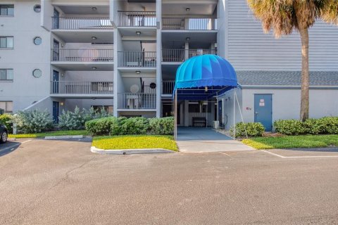 Condo in Seminole, Florida, 2 bedrooms  № 2395931 - photo 6