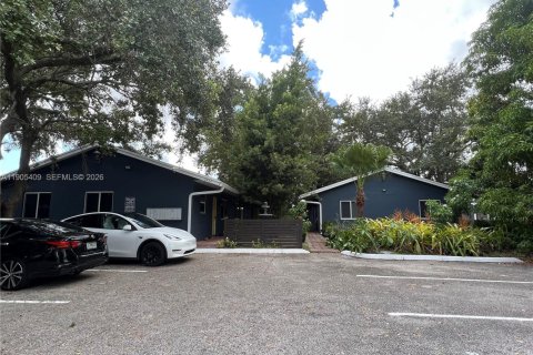 Condo in Hollywood, Florida, 2 bedrooms  № 1955957 - photo 23