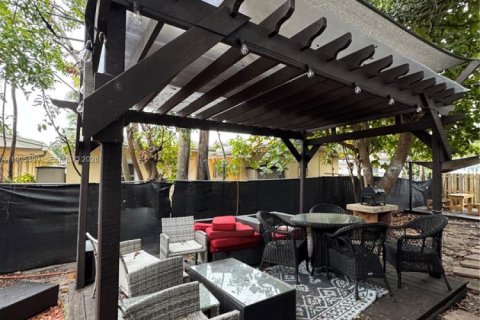 Condo in Hollywood, Florida, 2 bedrooms  № 1955957 - photo 20