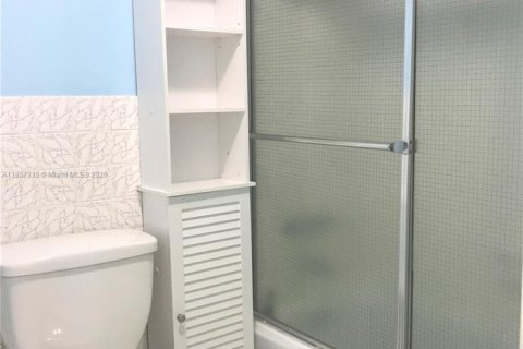 Снять в аренду кондоминиум в Халландейл-Бич, Флорида 2 спальни, 109.25м2, № 2039280 - фото 12