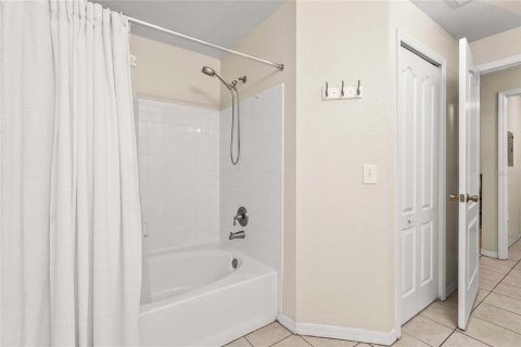 Copropriété à vendre à Sarasota, Floride: 1 chambre, 88.16 m2 № 1881171 - photo 27