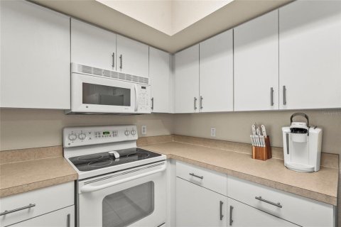 Copropriété à vendre à Sarasota, Floride: 1 chambre, 88.16 m2 № 1881171 - photo 16