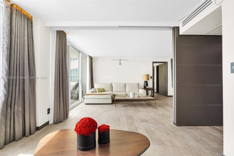 Купить кондоминиум в Майами-Бич, Флорида 2 спальни, 95.69м2, № 1872445 - фото 3