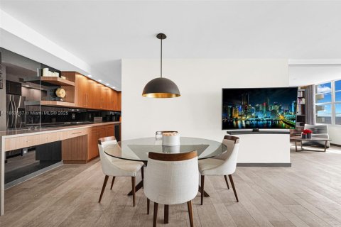 Купить кондоминиум в Майами-Бич, Флорида 2 спальни, 95.69м2, № 1872445 - фото 11