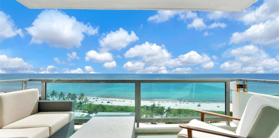 Condominio en Miami Beach, Florida, 2 dormitorios № 1872445