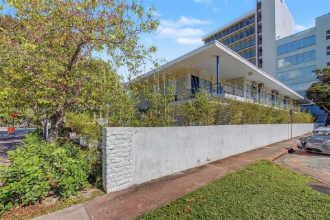 Apartment in Miami Beach, Florida 41.81 sq.m. № 2067614 - photo 13