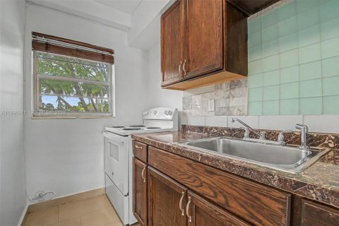 Apartment in Miami Beach, Florida 41.81 sq.m. № 2067614 - photo 8