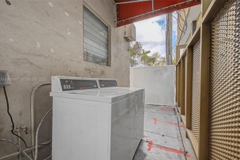 Apartment in Miami Beach, Florida 41.81 sq.m. № 2067614 - photo 19