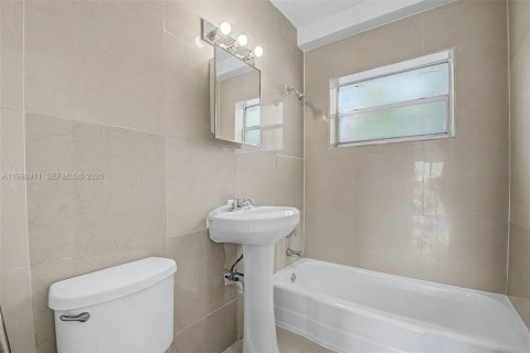 Apartment in Miami Beach, Florida 41.81 sq.m. № 2067614 - photo 9