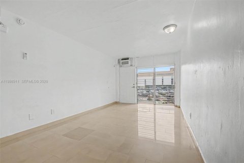 Apartment in Miami Beach, Florida 41.81 sq.m. № 2067614 - photo 10