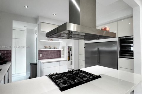 Villa ou maison à louer à Miami Beach, Floride: 4 chambres, 252.97 m2 № 1976674 - photo 28