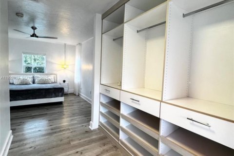 Villa ou maison à louer à Miami Beach, Floride: 4 chambres, 252.97 m2 № 1976674 - photo 10