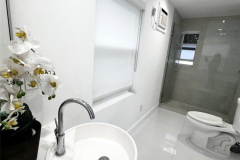 Villa ou maison à louer à Miami Beach, Floride: 4 chambres, 252.97 m2 № 1976674 - photo 26