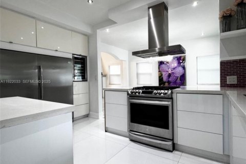 Villa ou maison à louer à Miami Beach, Floride: 4 chambres, 252.97 m2 № 1976674 - photo 30