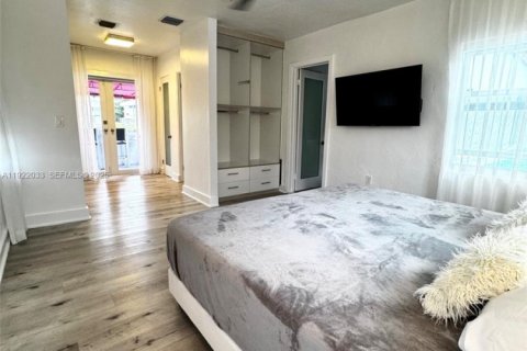 Villa ou maison à louer à Miami Beach, Floride: 4 chambres, 252.97 m2 № 1976674 - photo 9