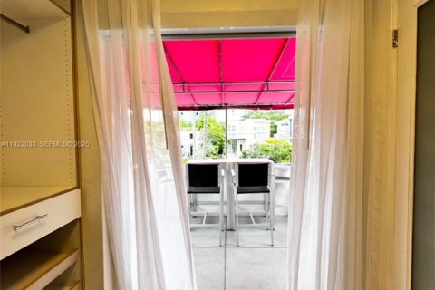 Villa ou maison à louer à Miami Beach, Floride: 4 chambres, 252.97 m2 № 1976674 - photo 14