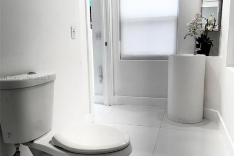 Villa ou maison à louer à Miami Beach, Floride: 4 chambres, 252.97 m2 № 1976674 - photo 27