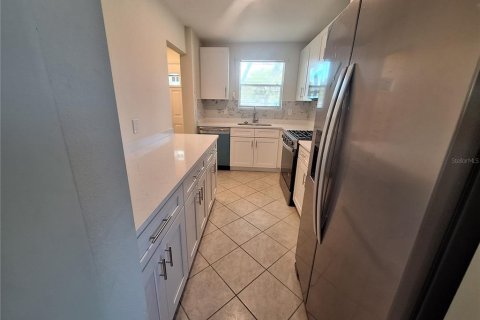 Copropriété à vendre à Gulfport, Floride: 2 chambres, 116.13 m2 № 2220361 - photo 5