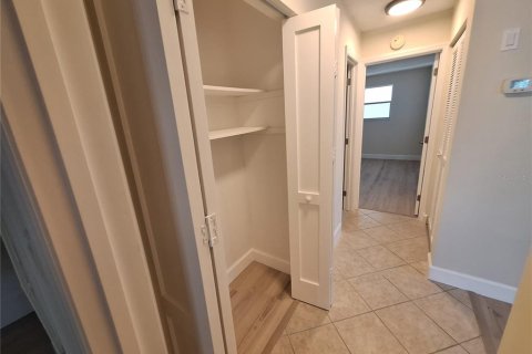 Copropriété à vendre à Gulfport, Floride: 2 chambres, 116.13 m2 № 2220361 - photo 12