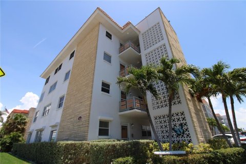 Copropriété à vendre à Gulfport, Floride: 2 chambres, 116.13 m2 № 2220361 - photo 16