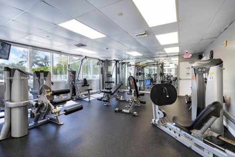 Condominio en venta en Sunny Isles Beach, Florida, 33.44 m2 № 1860671 - foto 22