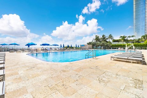 Condominio en venta en Sunny Isles Beach, Florida, 33.44 m2 № 1860671 - foto 25