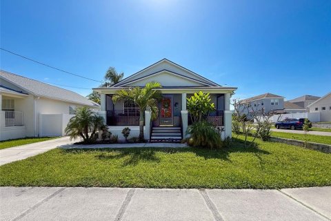 House in Tampa, Florida 3 bedrooms, 118.91 sq.m. № 1784662 - photo 2