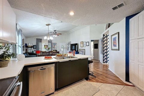 House in Tampa, Florida 3 bedrooms, 118.91 sq.m. № 1784662 - photo 21