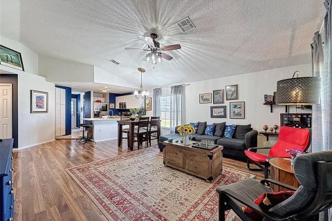 House in Tampa, Florida 3 bedrooms, 118.91 sq.m. № 1784662 - photo 10