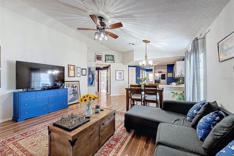 House in Tampa, Florida 3 bedrooms, 118.91 sq.m. № 1784662 - photo 13
