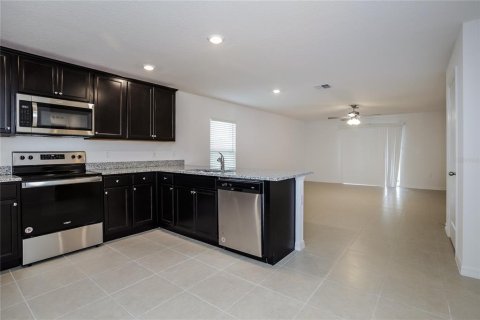 House in Mascotte, Florida 4 bedrooms, 171.13 sq.m. № 1831340 - photo 7