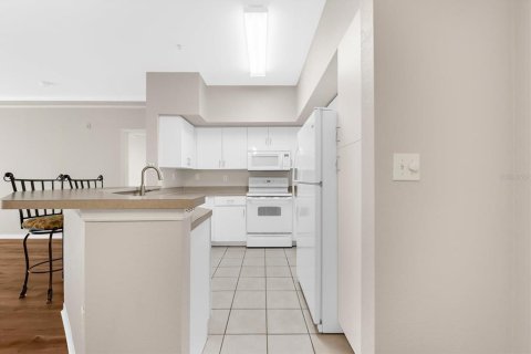 Condo in Sarasota, Florida, 2 bedrooms № 2096586 - photo 9
