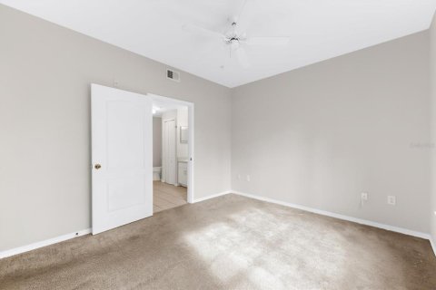 Condo in Sarasota, Florida, 2 bedrooms № 2096586 - photo 29