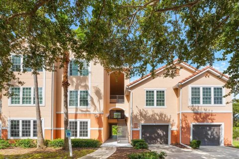 Condo in Sarasota, Florida, 2 bedrooms № 2096586 - photo 2