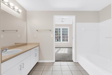 Condo in Sarasota, Florida, 2 bedrooms № 2096586 - photo 30